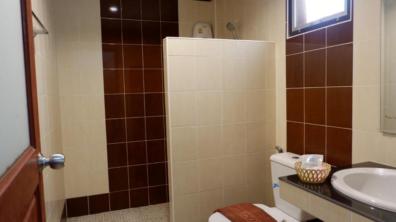 Resort Railumpoo Nakhon Sawan Exterior foto