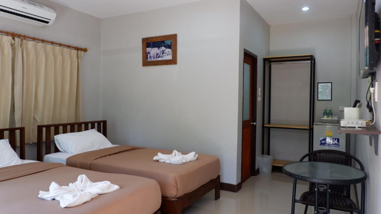 Resort Railumpoo Nakhon Sawan Exterior foto