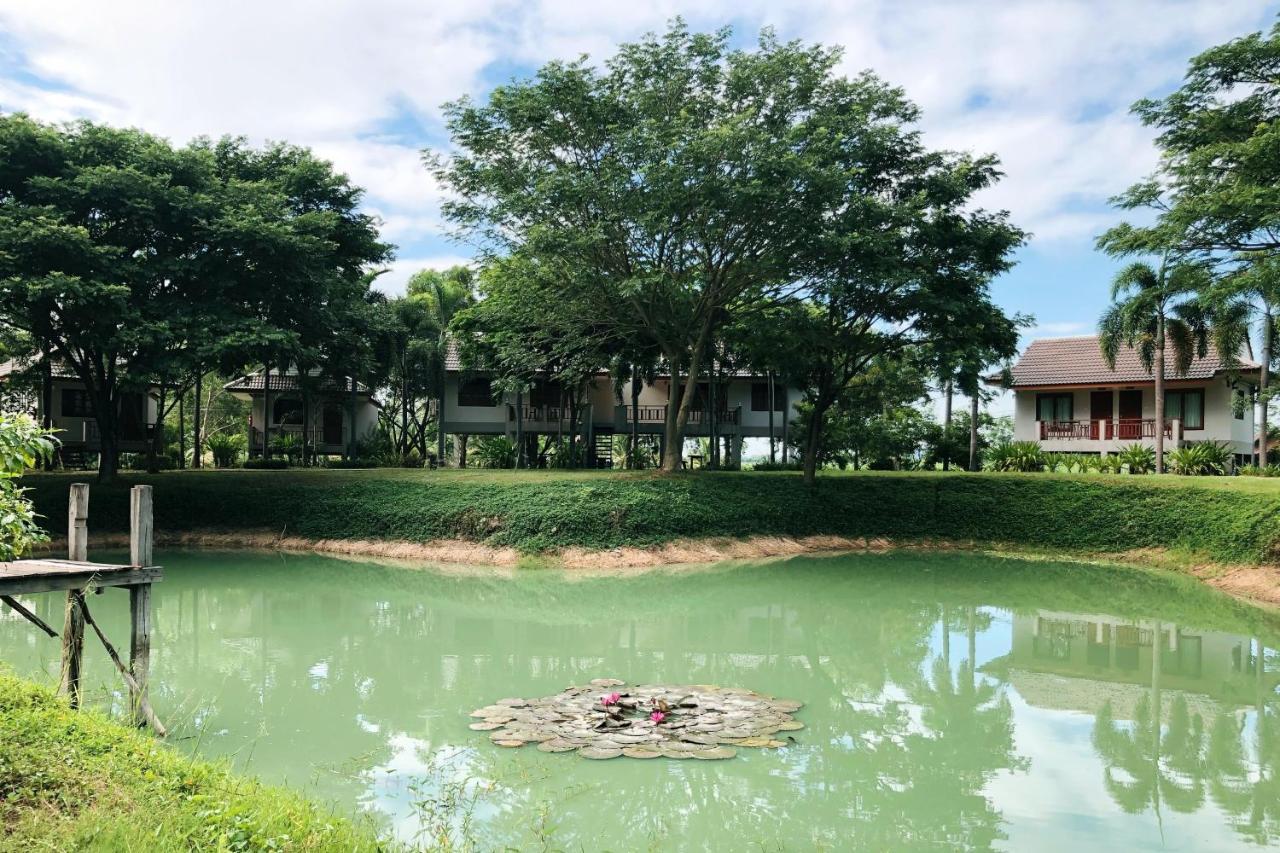 Resort Railumpoo Nakhon Sawan Exterior foto
