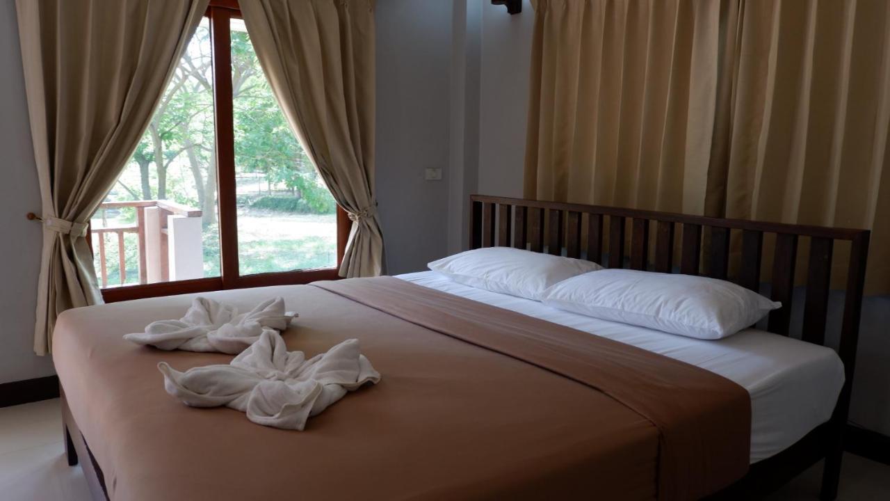 Resort Railumpoo Nakhon Sawan Exterior foto