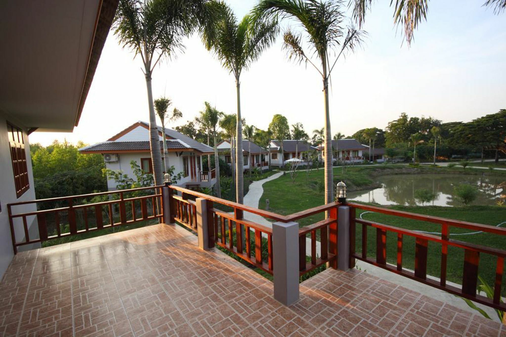 Resort Railumpoo Nakhon Sawan Exterior foto