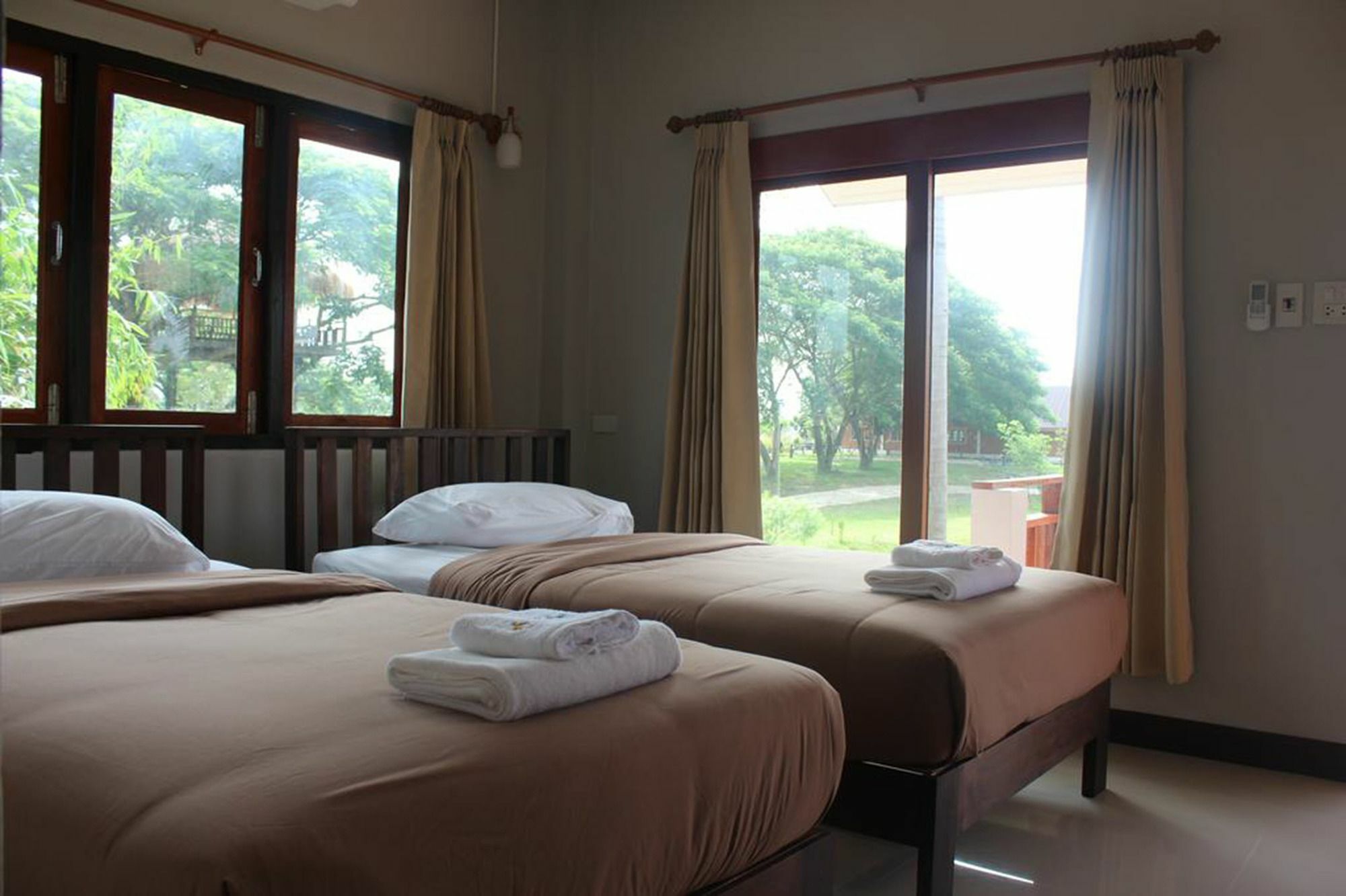 Resort Railumpoo Nakhon Sawan Exterior foto